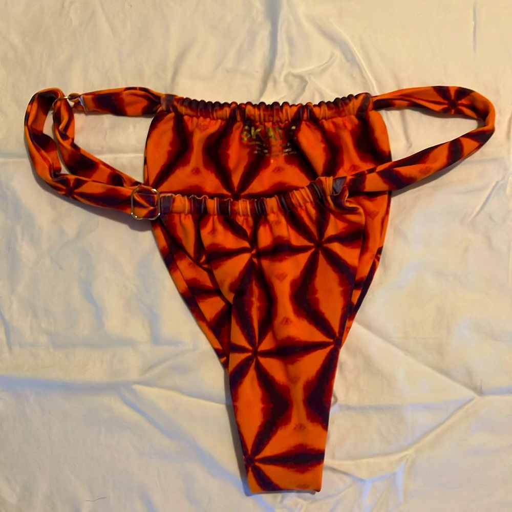 Skatie Bobbi Bottom Lava - Small